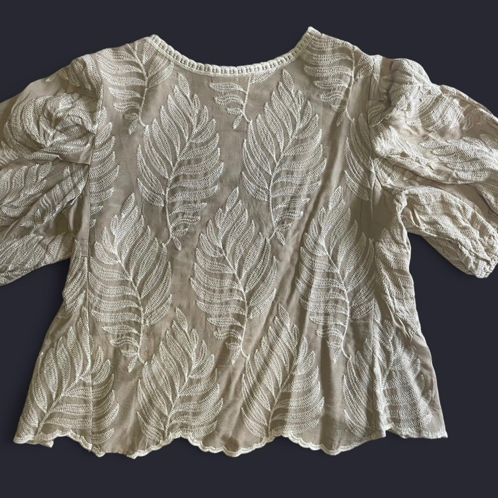 Leaf Pattern Cream Top - Picture 5 of 6